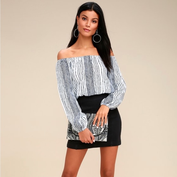 Lulu’s Strapless Top - Picture 2 of 4